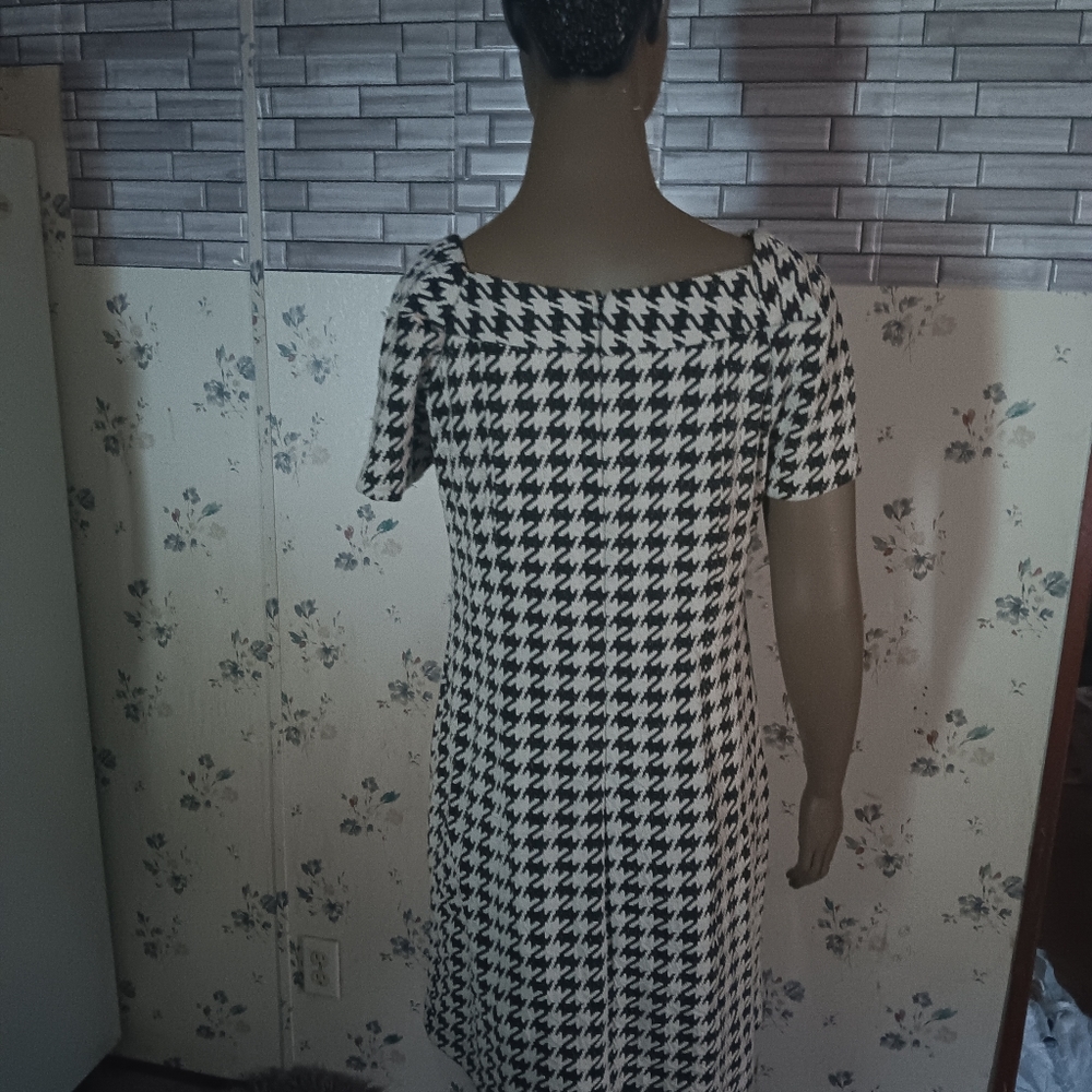 Women Size 8 dress